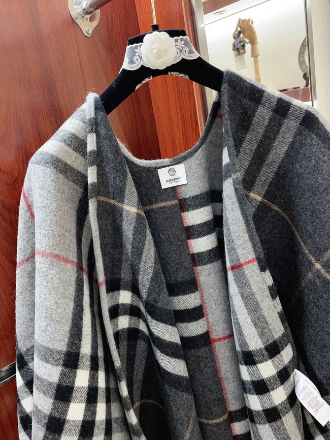 Burberry Cashmere cape BU0032-1 Burberry Cashmere cape BU0032-1