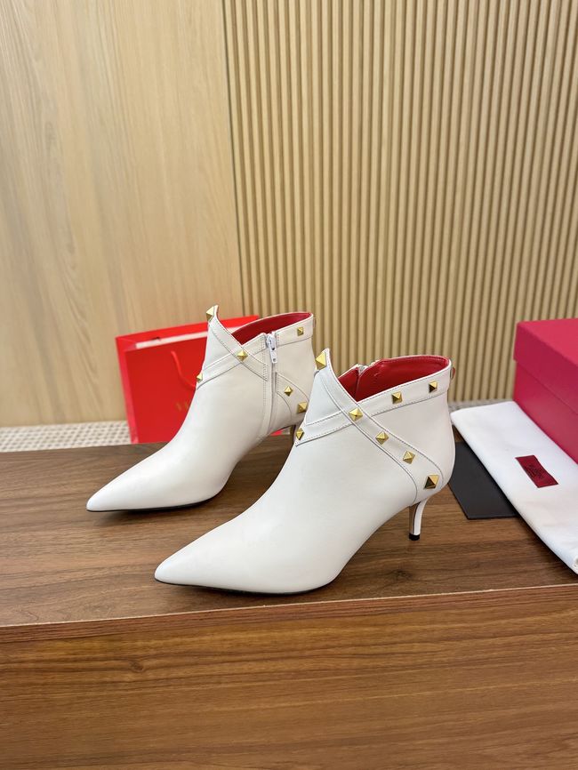 Valentino VLOGO SIGNATURE Cowhide Ankle Boots S0CK1-3 Valentino VLOGO SIGNATURE Cowhide Ankle Boots S0CK1-3