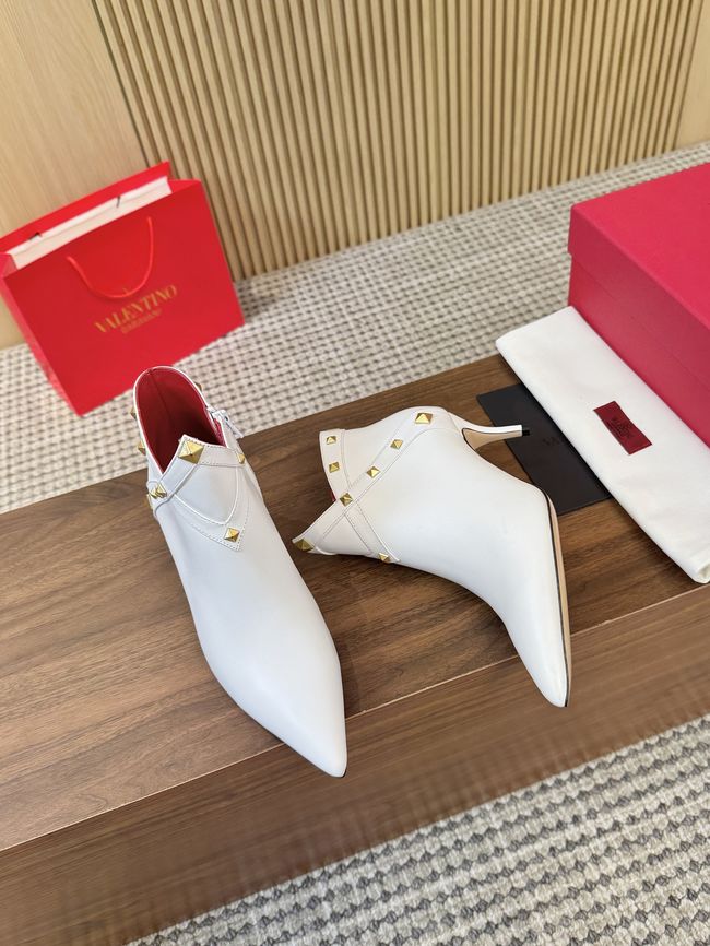 Valentino VLOGO SIGNATURE Cowhide Ankle Boots S0CK1-3 Valentino VLOGO SIGNATURE Cowhide Ankle Boots S0CK1-3