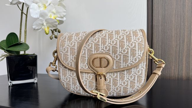 MEDIUM DIOR BOBBY BAG Warm Taupe Box Embroidery M2170 apricot MEDIUM DIOR BOBBY BAG Warm Taupe Box Embroidery M2170 apricot