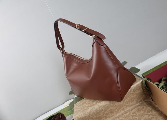 Gucci Starlet large shoulder bag soft leather A00CI2 Dark brown Gucci Starlet large shoulder bag soft leather A00CI2 Dark brown