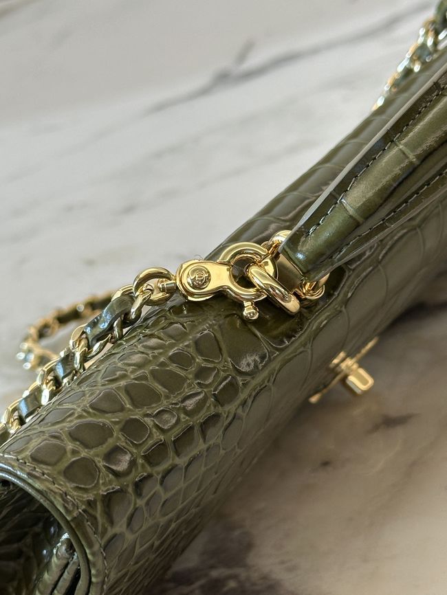 Chanel Clutch with chain Crocodile Embossed AP5280 green Chanel Clutch with chain Crocodile Embossed AP5280 green
